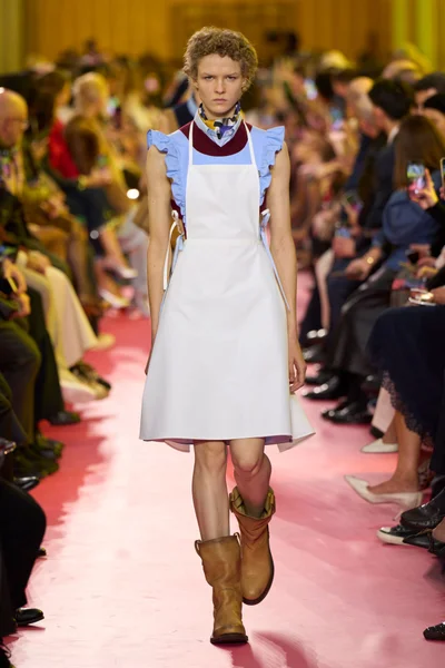 Look 32